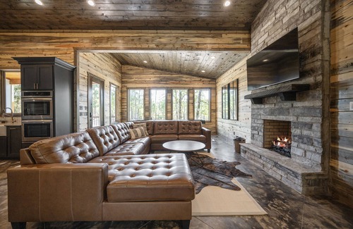 Pickens Cabin | Knock on Wood- Luxury Cabin w/ALL the Entertainment! Sleeps 14