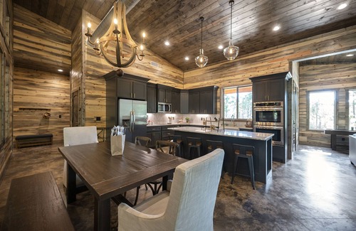 Pickens Cabin | Knock on Wood- Luxury Cabin w/ALL the Entertainment! Sleeps 14