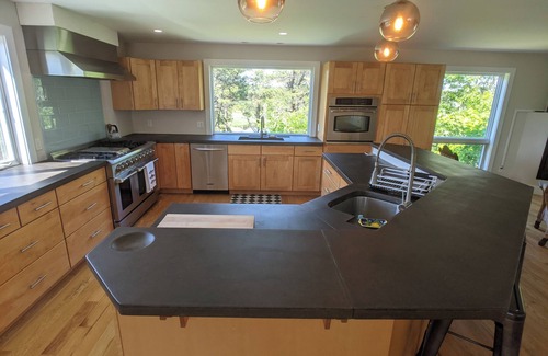 Truro House | Knockout Modern, Sweeping Views, Beach Walk