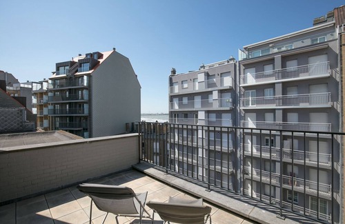 Duinbergen Apartment | Knokke Penthouse 50 meters from the sea max 3 pers.