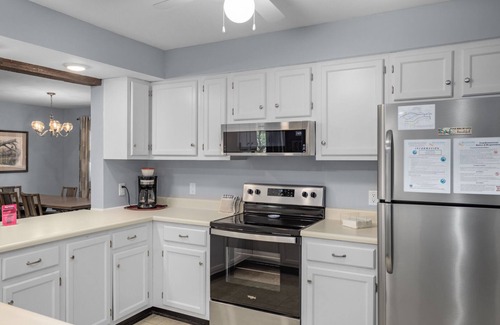 Osage Beach Condo | Knolls 0812 - Spacious Waterfront Condo, Great for Large Groups!