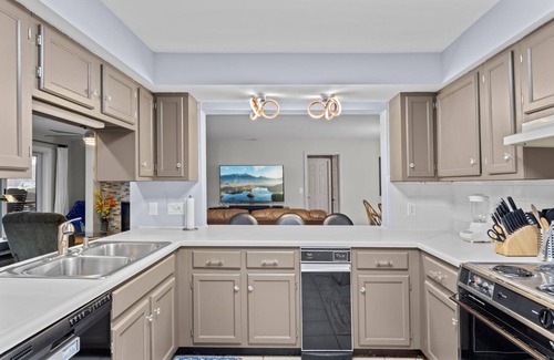 Osage Beach Condo | Knolls 0914 - Updated Waterfront Condo!