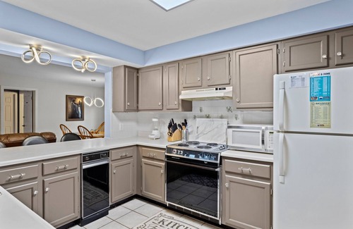 Osage Beach Condo | Knolls 0914 - Updated Waterfront Condo!
