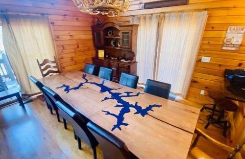 Oakland House | Knotty Dog Lodge- Hot Tub Fire Pit Pet Friendly