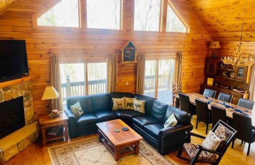 Oakland House | Knotty Dog Lodge- Hot Tub Fire Pit Pet Friendly