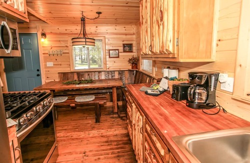 Big Bear Lake House | Knotty Knight - Cozy 2 Bedroom Cabin, Walk to the Village and Lake