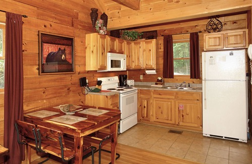 Gatlinburg Cabin | Knotty Pine, A Perfect Gatlinburg Getaway!