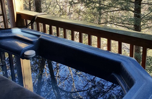Gatlinburg Cabin | Knotty Pine, A Perfect Gatlinburg Getaway!