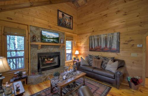 Hidden Lake Villa | Knotty Pines Pet-friendly gas fireplace plus a firepit