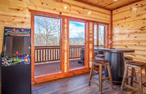 Gatlinburg - Pigeon Forge Cabin | "Know Your Dreams" Private Heated Indoor Pool w/Theatre Room & a Hot Tub!