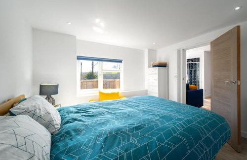 North Buckland House | Knowle Cabin