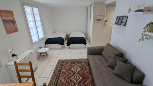 Old Town Apartment | KnP Voltaire Tours