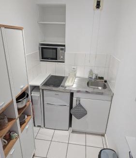 Old Town Apartment | KnP Voltaire Tours