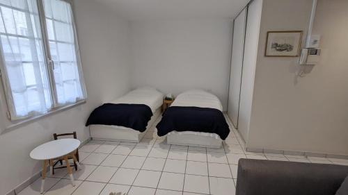 Old Town Apartment | KnP Voltaire Tours