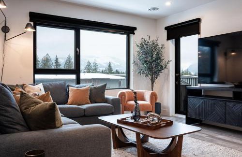 Revelstoke Apartment | Knuckle Hucks by Revelstoke Vacations