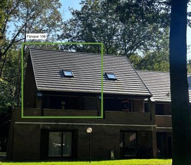 Houthalen Apartment | Knus Bos-Chalet bij Wijers Wandelroutes voor Gezinnen en Wandelaars - Fijnspar 108