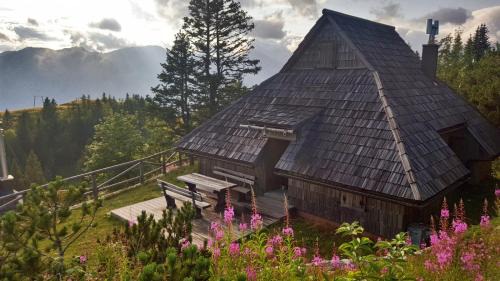 Kamnik House | Koča Zlatorog - Velika planina