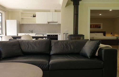 Raymond Island House | Koalas Songs - Watch Koalas and Roos right from your backyard