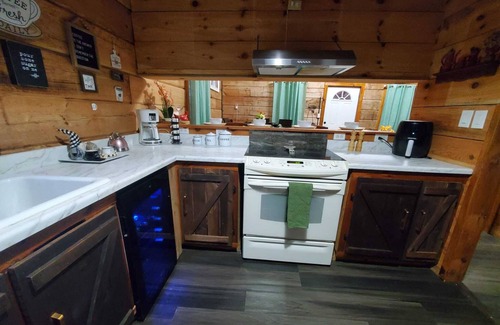 Kodak Cabin | Kodak - The perfect getaway Cabin