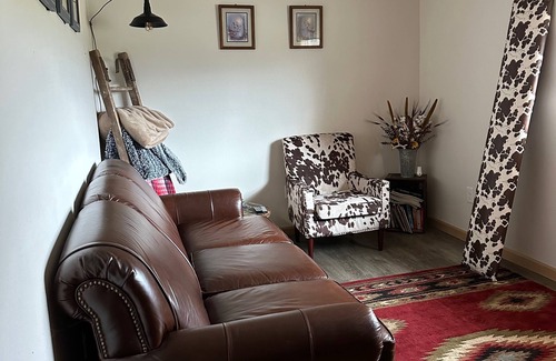 Chiniak Bed & Breakfast | Kodiak Fishing-Hunting Lodge offers wilderness within driving distance to city