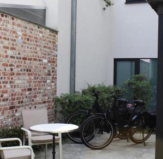 Ypres House | koetshuis