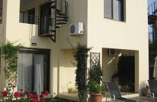 Kokkinon Khorion Villa | Kokkino Chorio Superb Detached Villa-Shared Large Pool,Stunning Sea View & WiFi