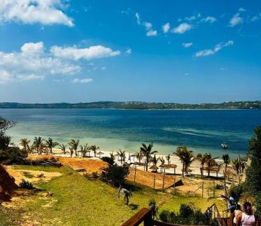 Gueima Villa | Koko Beach - Blue sky house