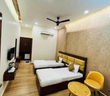 Saharanpur Hotel | KOKO Stay