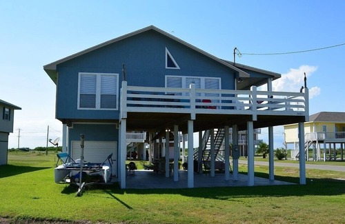 Port Bolivar House | Kokomo Jo's -Charming 3 Bedroom, close to beach with view. Special touches!
