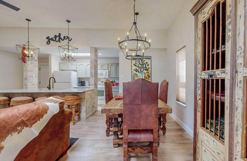 Northeast Heights House | Kokopelli by Casas De Collins