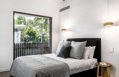 Byron Bay House | Kokos Beach House 2 - Belongil Beach pad with pool