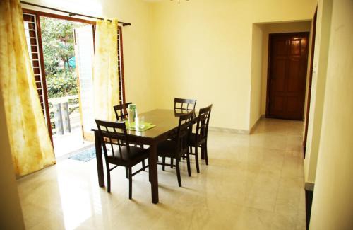 Besant Nagar Bed & Breakfast | Kolam Elliots Beach