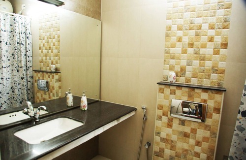 Besant Nagar House | Kolam Elliots Beach