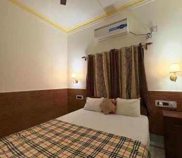 Lake Town Apartment | Kolkata Vintage Stay - 2BHK with Bengali Home Vibe