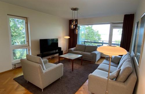 Etelainen District Apartment | Kolme makuuhuonetta Merenrannalla Lauttasaaressa
