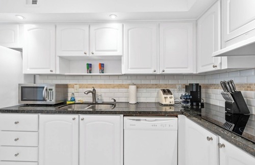 Hollywood South Central Beach Apartment | Komffy 1BED Condo w/Pool View | 3rd Floor at Tides