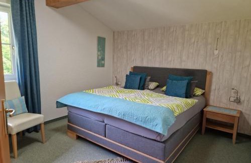 Hoefen Apartment | Komfort-Ferienwohnung Südbalkon, WOHNZIMMER, 2 SZ, ruhige Lage - TIROL