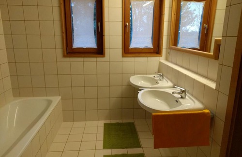 Pitzling Apartment | Komfortabel wohnen am Waldrand von Pitzling