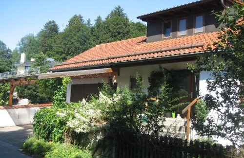 Pitzling Apartment | Komfortabel wohnen am Waldrand von Pitzling