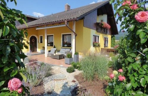 Gleissenberg Apartment | Komfortable Ferienwohnung Mit Garten Und Grill
