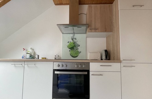 Sudstadt Apartment | Komfortable und Helle Wohnung mit Balkon in der Nähe von Stadt