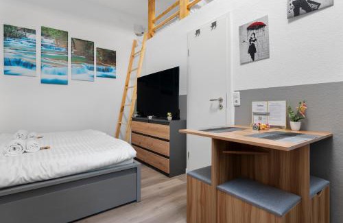 Ehrenfeld Apartment | Komfortables Studio in Köln-Ehrenfeld, Küche, Vollausstattung, Netflix, 1 Min zur U-Bahn, 10 Min zum Neumarkt