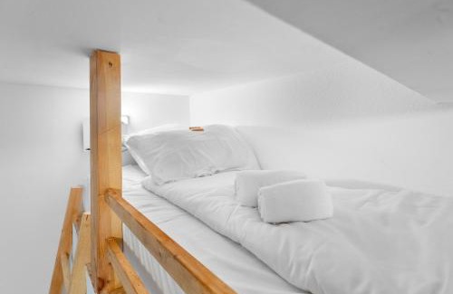 Ehrenfeld Apartment | Komfortables Studio in Köln-Ehrenfeld, Küche, Vollausstattung, Netflix, 1 Min zur U-Bahn, 10 Min zum Neumarkt