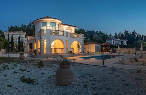 Argaka Villa | Komissa Villa
