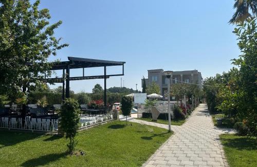 Rade Bed & Breakfast | Kompleksi Kenaqesia
