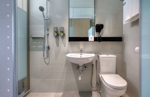 Bandar Tun Razak Hotel | Komune Living & Wellness in the Park