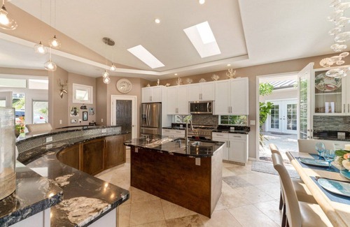 Kailua-Kona House | Kona Bubbles: Pristine Luxury 4 bedroom Home with Amazing Pool & Oceanviews!