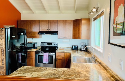 Honalo House | Kona Coffee Mountain Getaway, in Holualoa