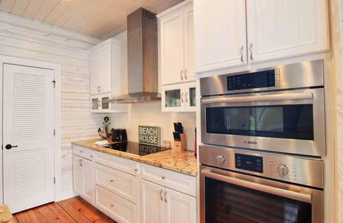 Port Aransas House | Kona Cove | Boardwalk to Beach + Shared Pool!