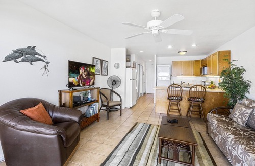 Kailua-Kona Condo | Kona Isle E-24 Direct Ocean front coner unit 2nd Floor,Sleeps 4, Spectacular